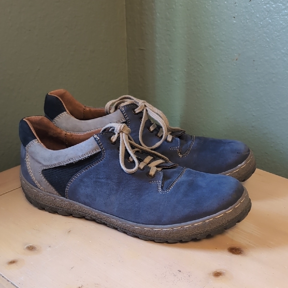 V Italia Blue and Gray Suede Sneakers